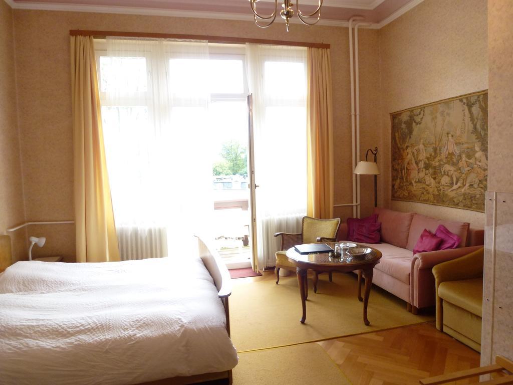 Hotel Tanneck Baden-Baden Szoba fotó